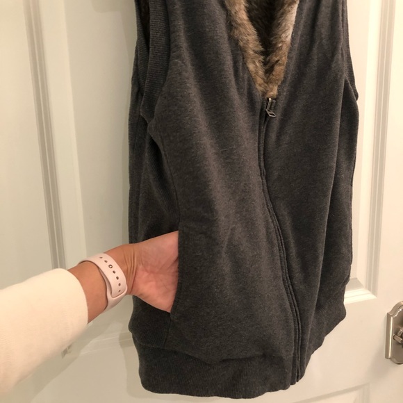 🔥 HOST PICK 🔥Splendid brand reversible faux fur vest - Picture 8 of 9